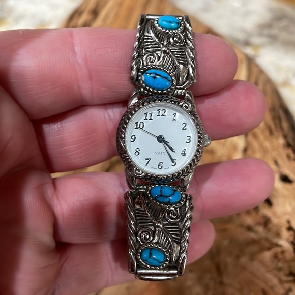 Bundle deal of silver and turquoise costume jewelry - Picture 4 of 4